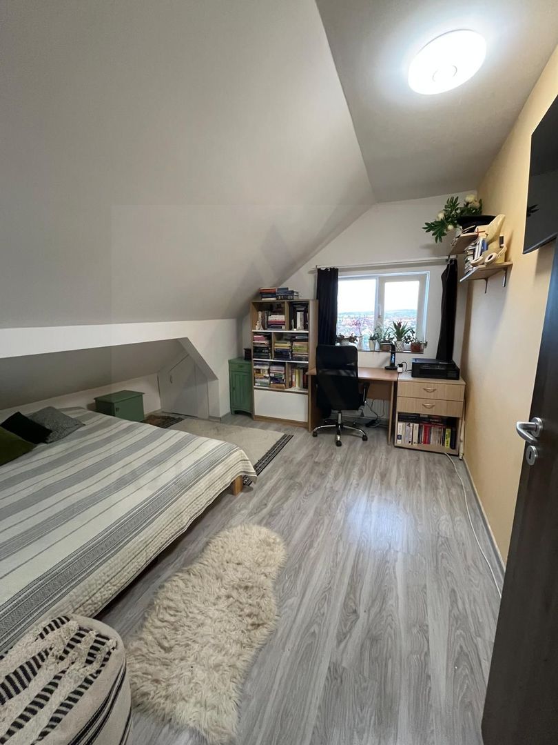Apartament 3 camere 2 balcoane bucatarie inchisa in zona Strand II - Poză 2