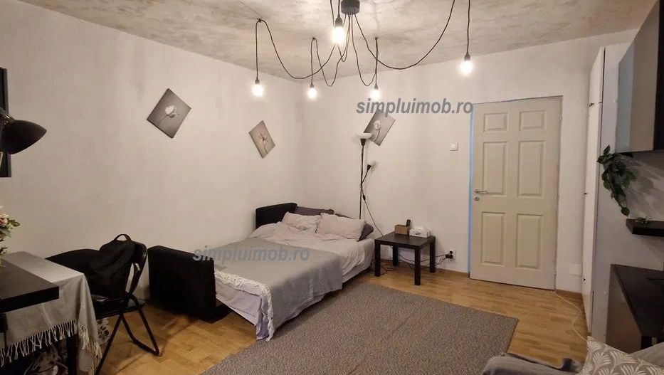 Metrou Dristor garsoniera mobilata renovata - Poză 1