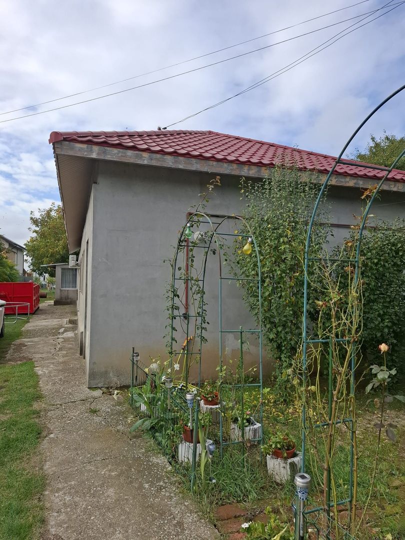 Samurcasi, casa si teren de 1200 mp - Poză 3