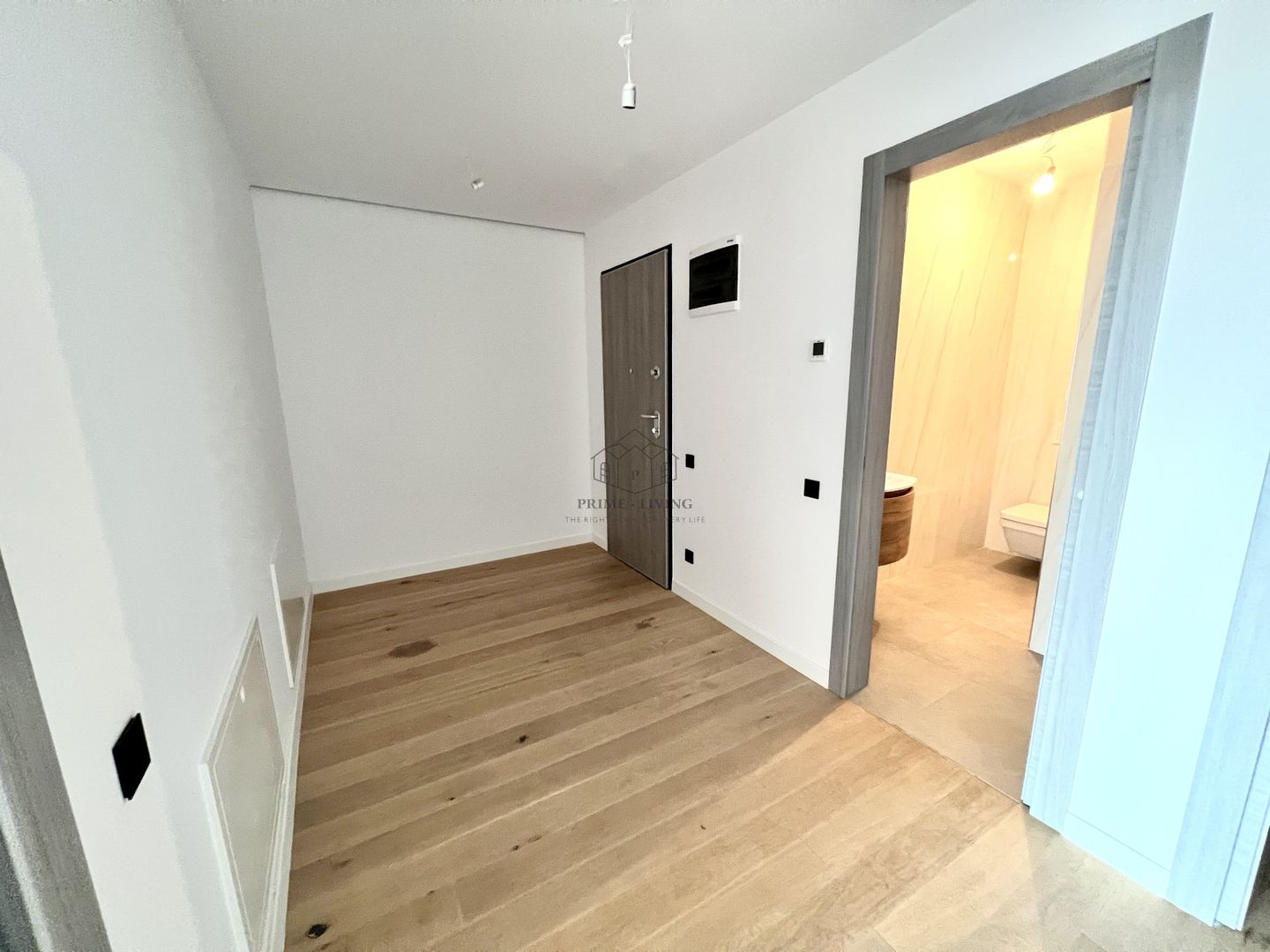 APARTAMENT DEOSEBIT CU 3 CAMERE LA VANZARE CU VEDERE LA LAC - Poză 11