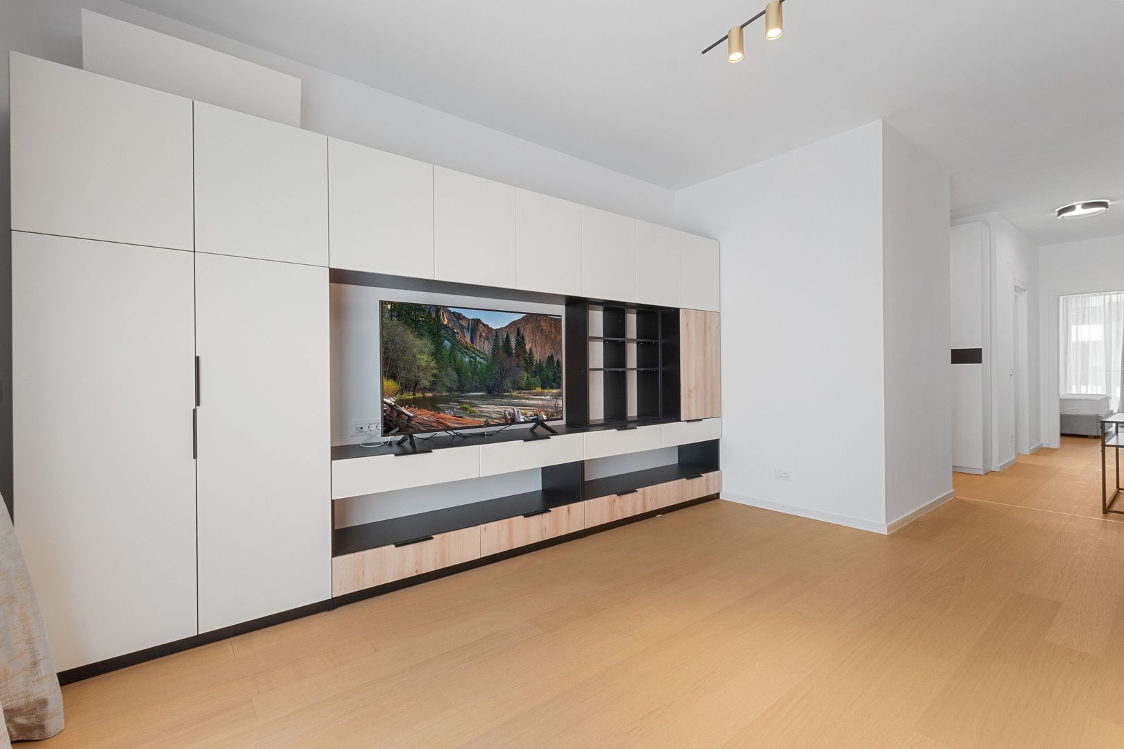 Apartament modern, 3 camere, 82 mp, comision zero - 199.000 Euro+tva - Poză 6