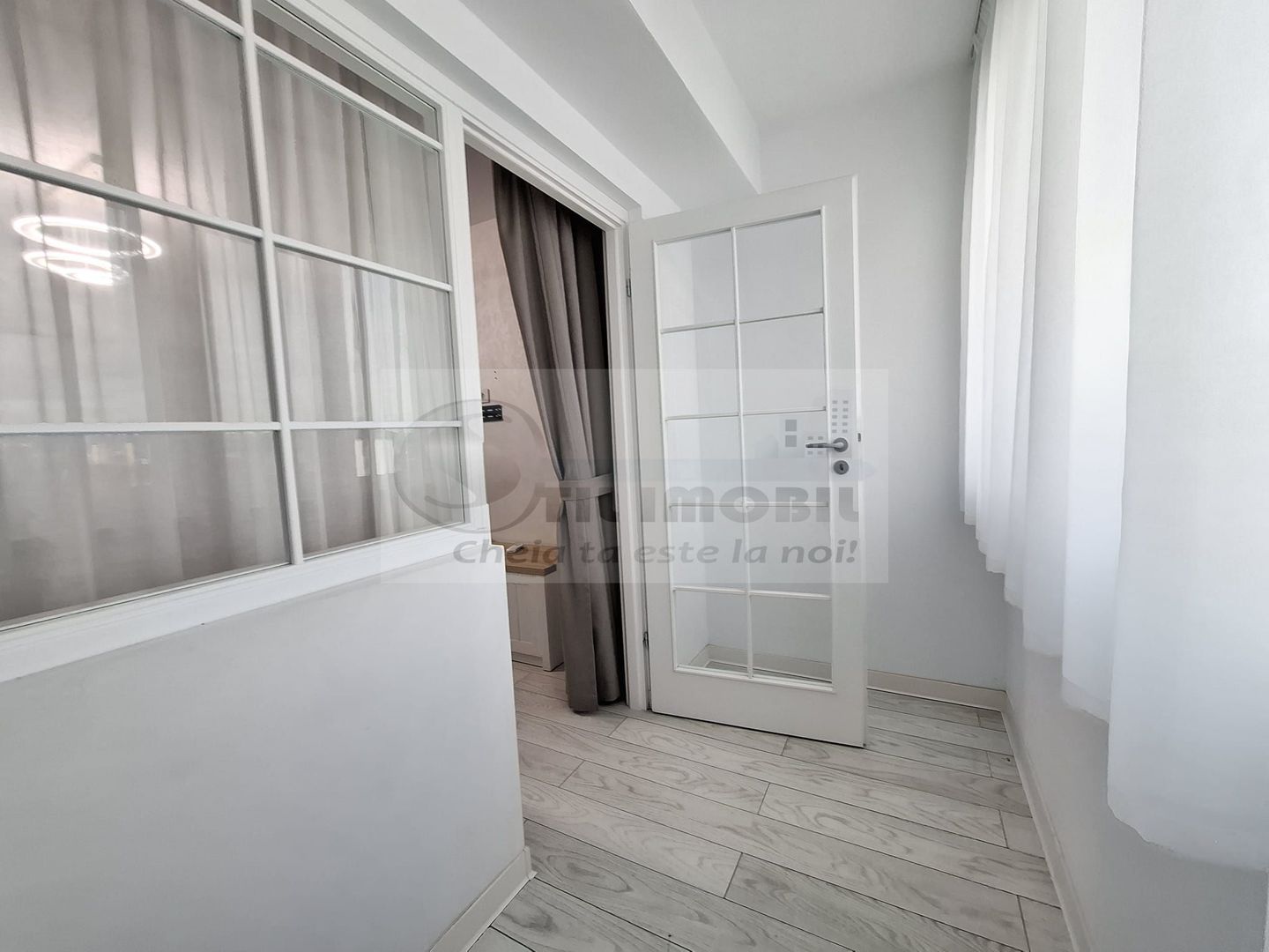Liber, mobilat, de vanzare apartament 2 camere, Cug Pepiniera - Poză 15