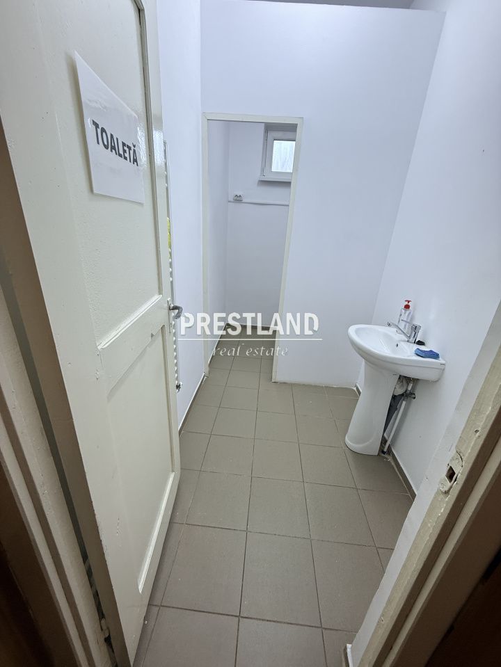 Închiriez o cameră  de 18 mp. - Poză 4