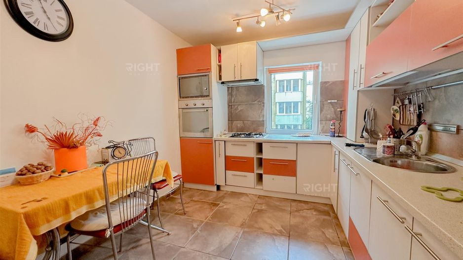 Apartament 4 camere | 2 balcoane | loc parcare | Sacele Brasov - Poză 3