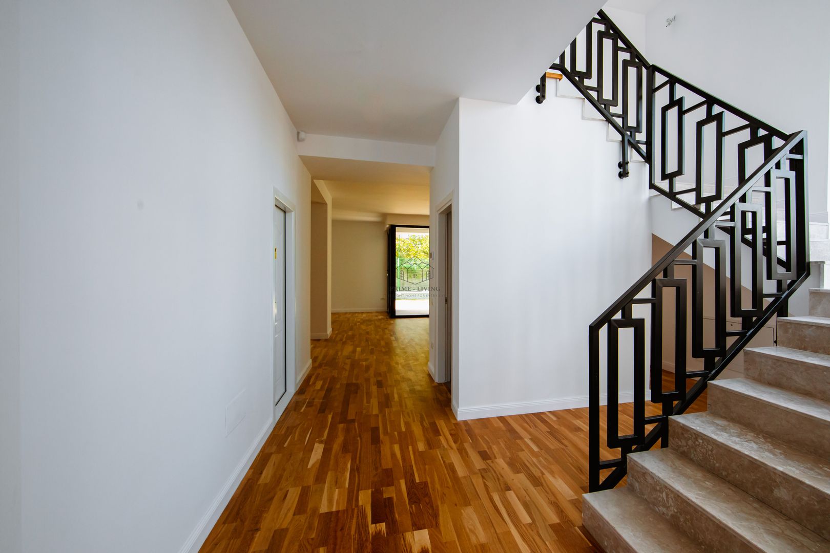 VILA SUPERBĂ CU 4 DORMITOAARE ȘI PISCINA LA INCHIRIERE - Poză 9