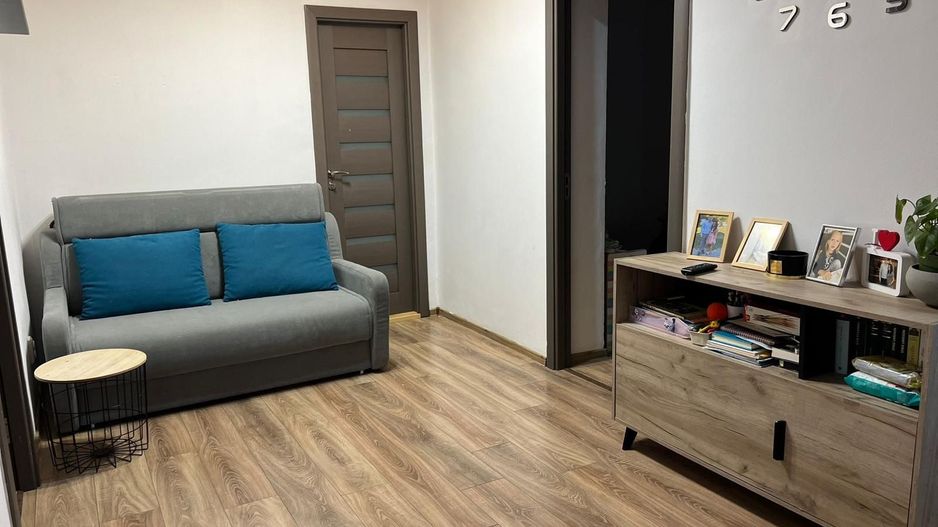 Apartament la curte comuna in zona Centrala - Poză 1