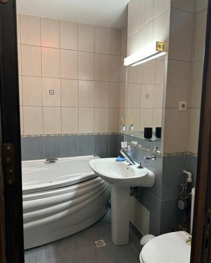 De inchiriat apartament 2 camere Complex Rezidențial I. C. Frimu, 500 euro - Poză 4
