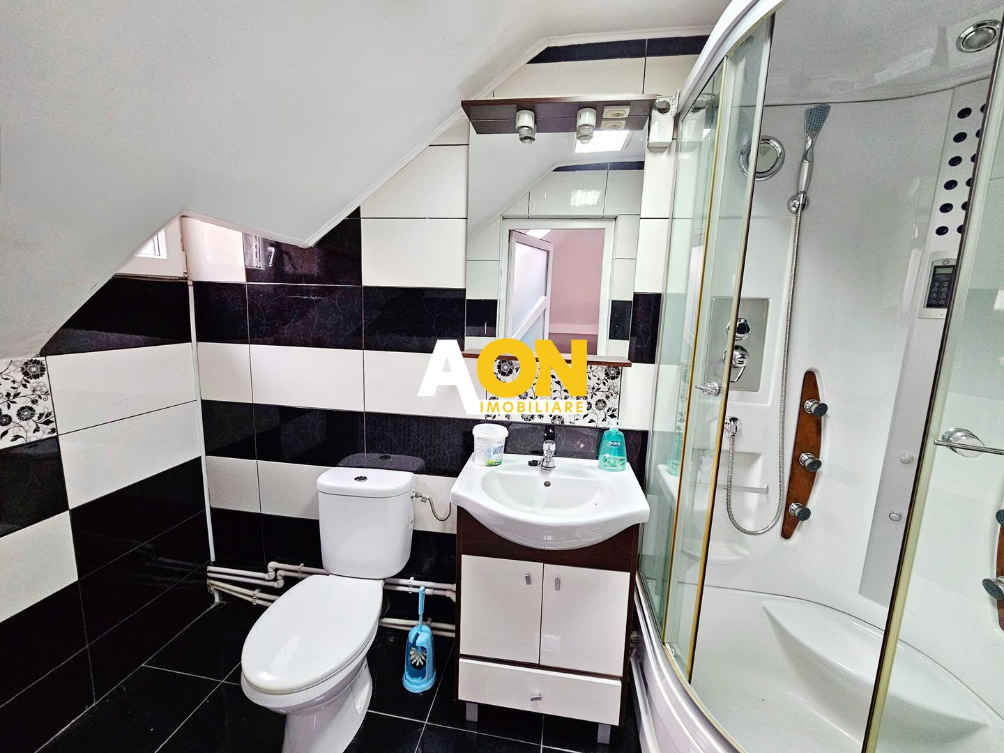 Spatiu comercial, 170 mp utili, pretabil pt regim hotelier sau birouri - Poză 14