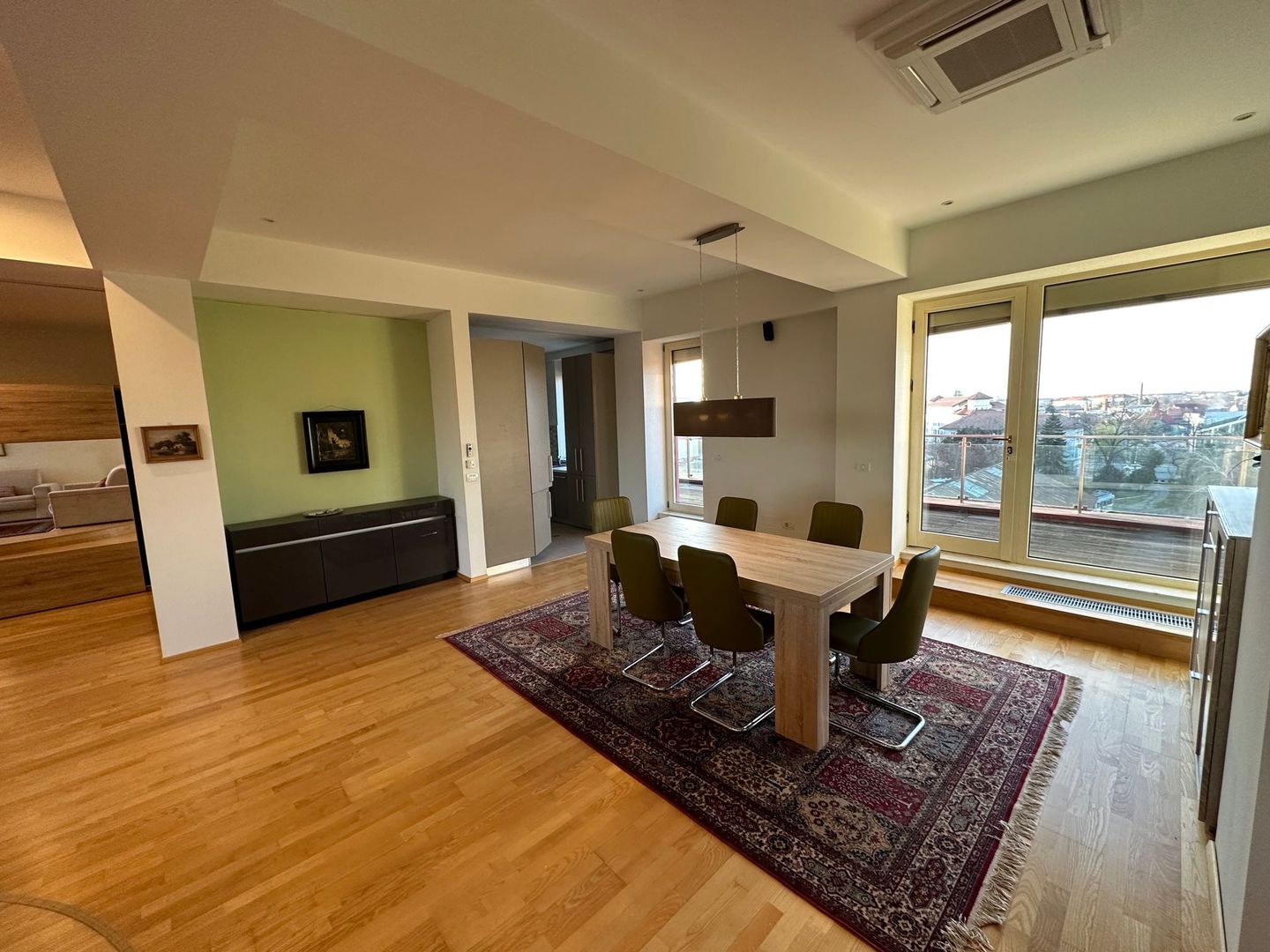 Penthouse de închiriat cu terase de 65 mp - Poză 3