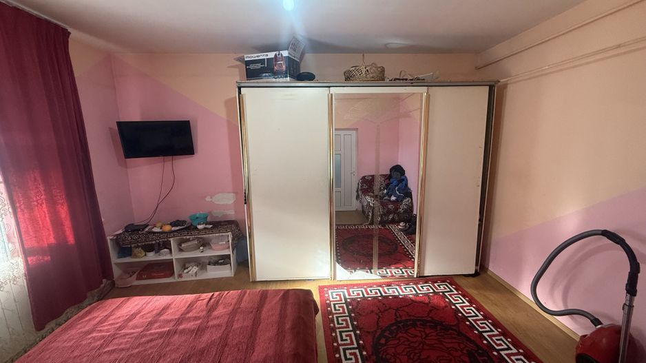 Apartament 2 cam in Vila etaj 1 + pod + curte 34 mp Campina - Poză 2