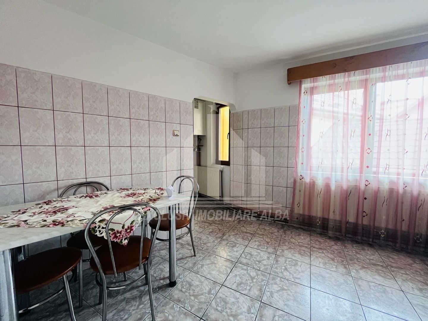 Apartament cu 3 camere la casa, Tolstoi - Poză 2