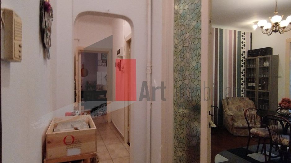 Apartament cu trei camere de vanzare-Piata Victoriei - Poză 7