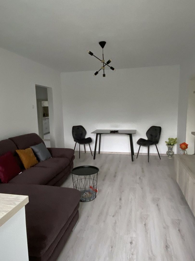 Apartament 2 camere modern , renovat - de inchiriat  Astra Brasov - Poză 3