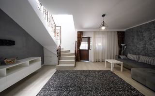 Vila P+1, complet mobilată și utilată-Str. Lacramioarelor - Poză 1