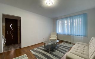 Apartament cu 2 camere, cu view superb, situat central - Poză 2