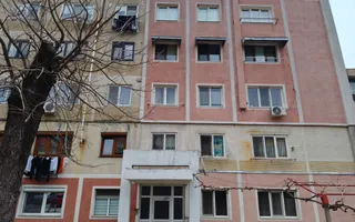 Mic la întreținere, bun la randament: apartament în Orșova - Poză 32