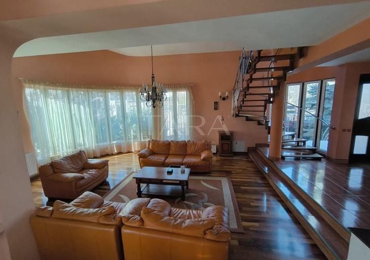 Casă spațioasă și luminoasă, cu teren generos, zona Europa - Poză 2