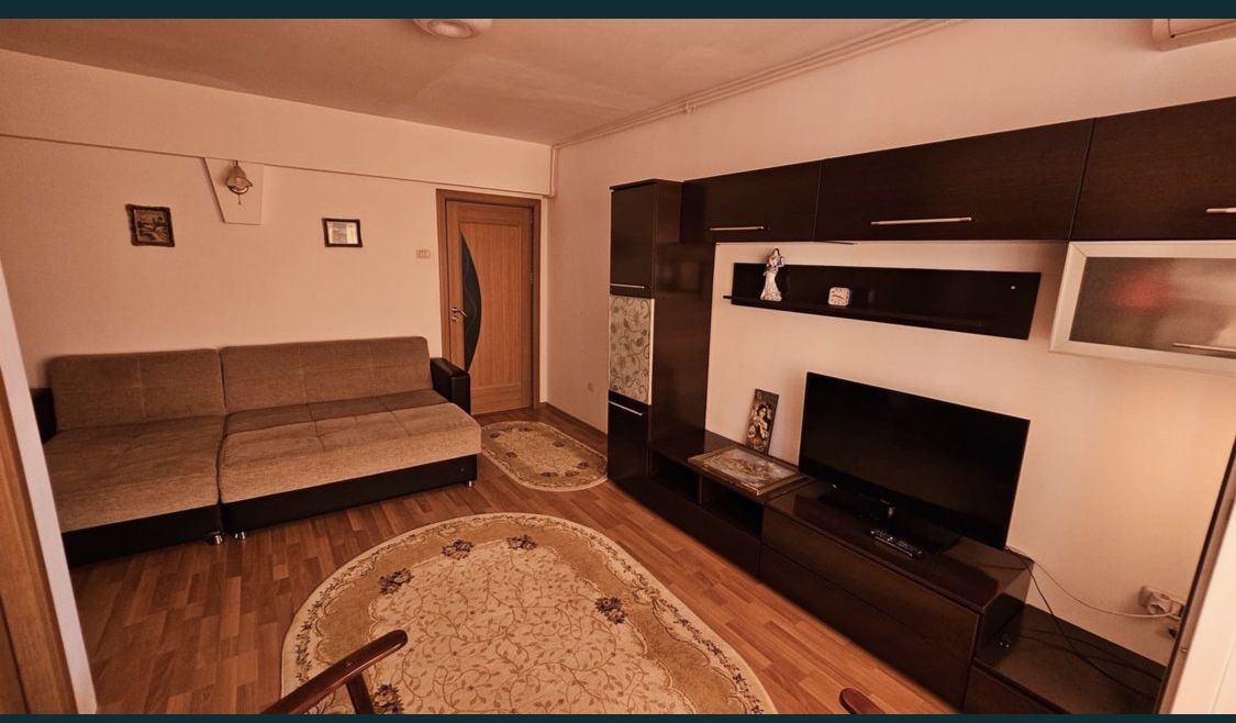 Vand garsoniera luminoasa in zona City Park Renovata, mobilata/utilata - Poză 1