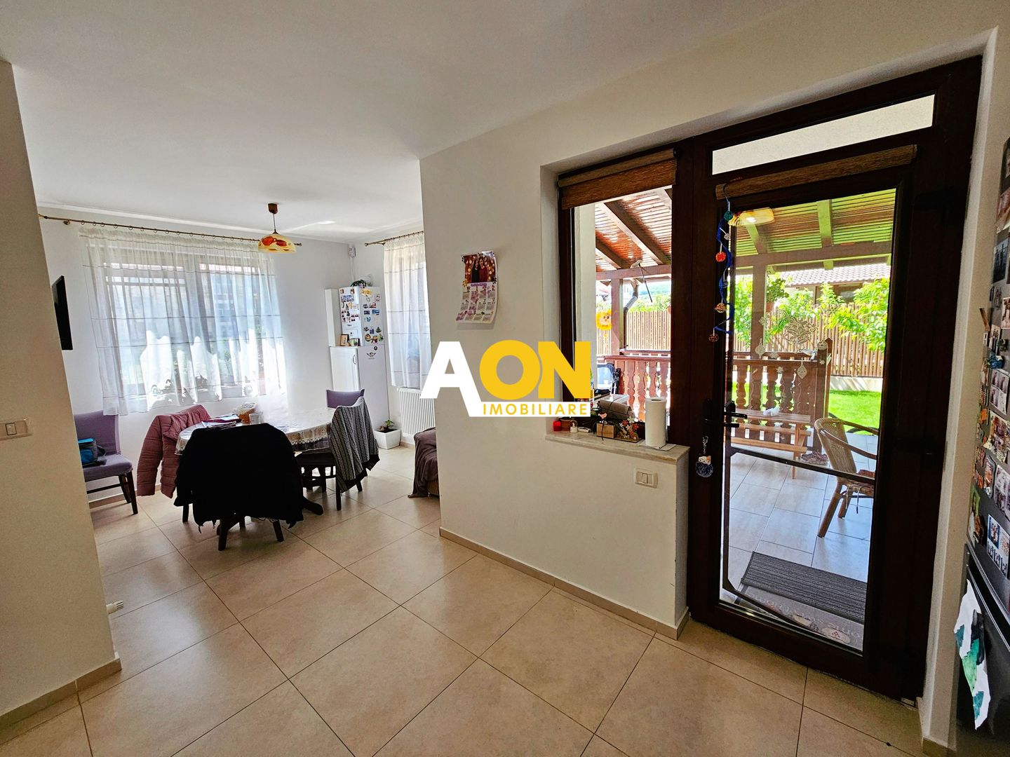 1/2 Duplex mobilat, utilat, 4 camere, pivnita, 200 mp teren - Poză 4