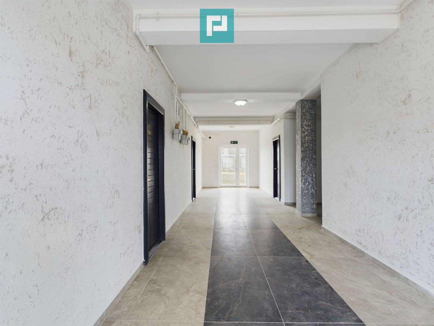 Apartament 1 cameră și dormitor separat, Torontal - Poză 1