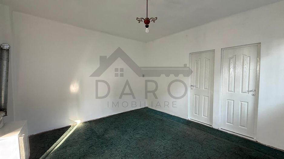 Vând casă in Ernei de 66 mp si teren in suprafață de 2530 mp - Poză 5