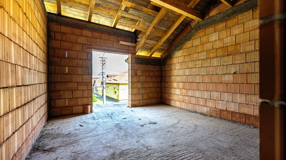 Casă la roșu în Aradul Nou. Zona Adam Müller-Guttenbrunn - Poză 6