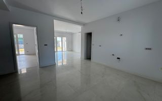 Casa cu 5 camere , 3 bai si garaj in Dumbravita - Poză 3