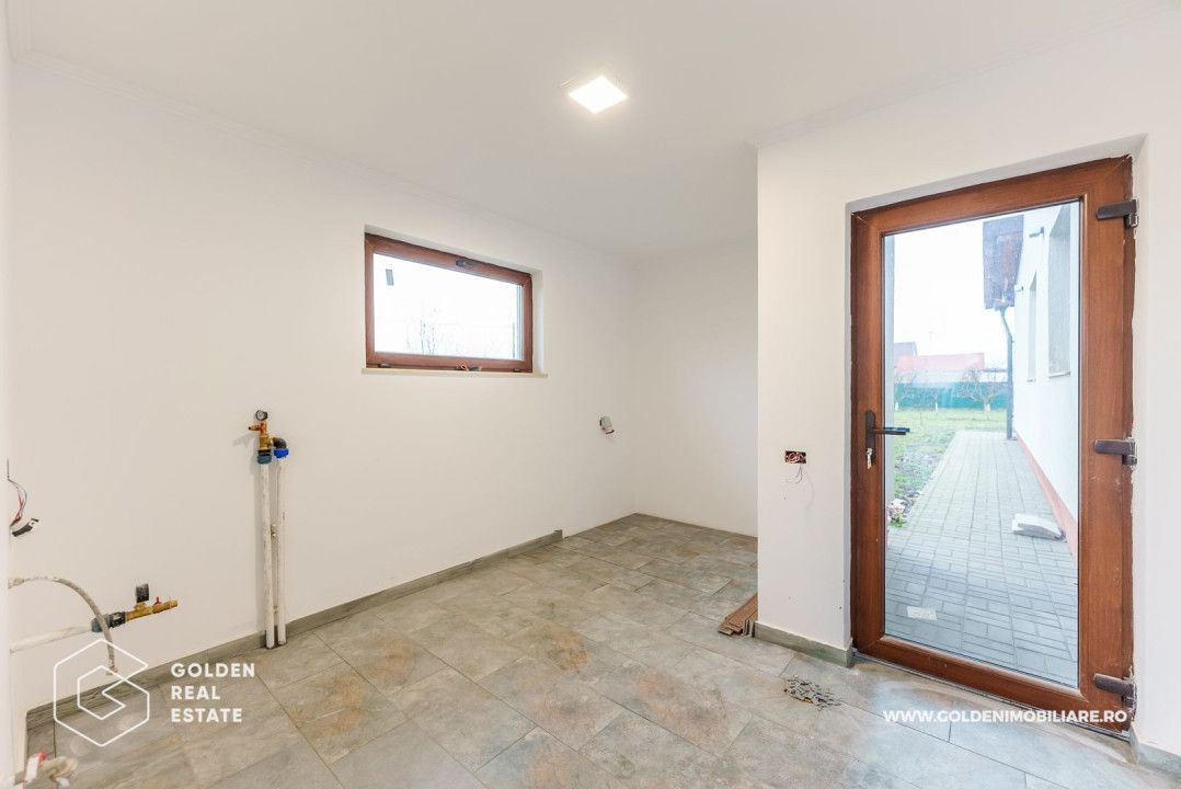 Casa noua la cheie, cu 3 dormitoare si 500 mp teren,  Sagu - Poză 13
