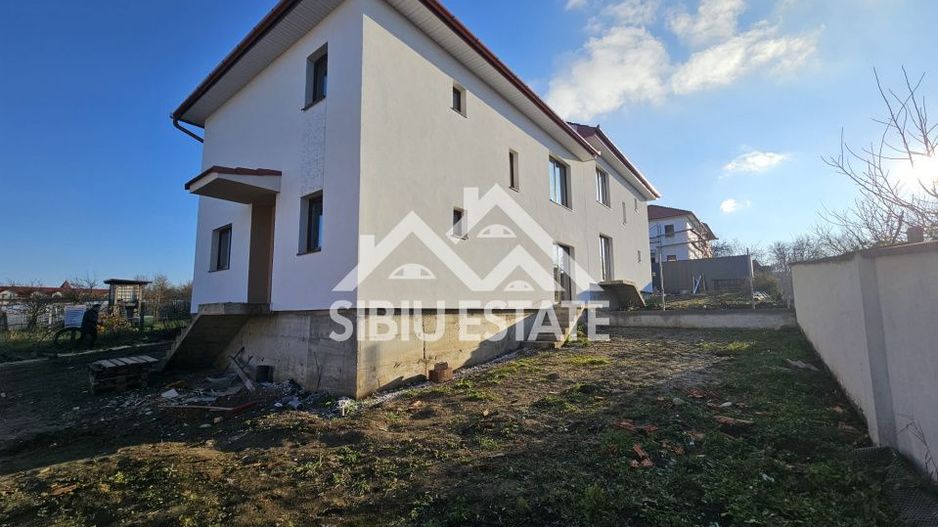 Casa duplex , 310 mp teren, Sura Mica , Sibiu - Poză 2