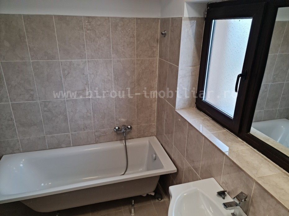 Vilă P+1 Tip Duplex – LA CHEIE – Vedere la Lacul Siutghiol - Poză 9