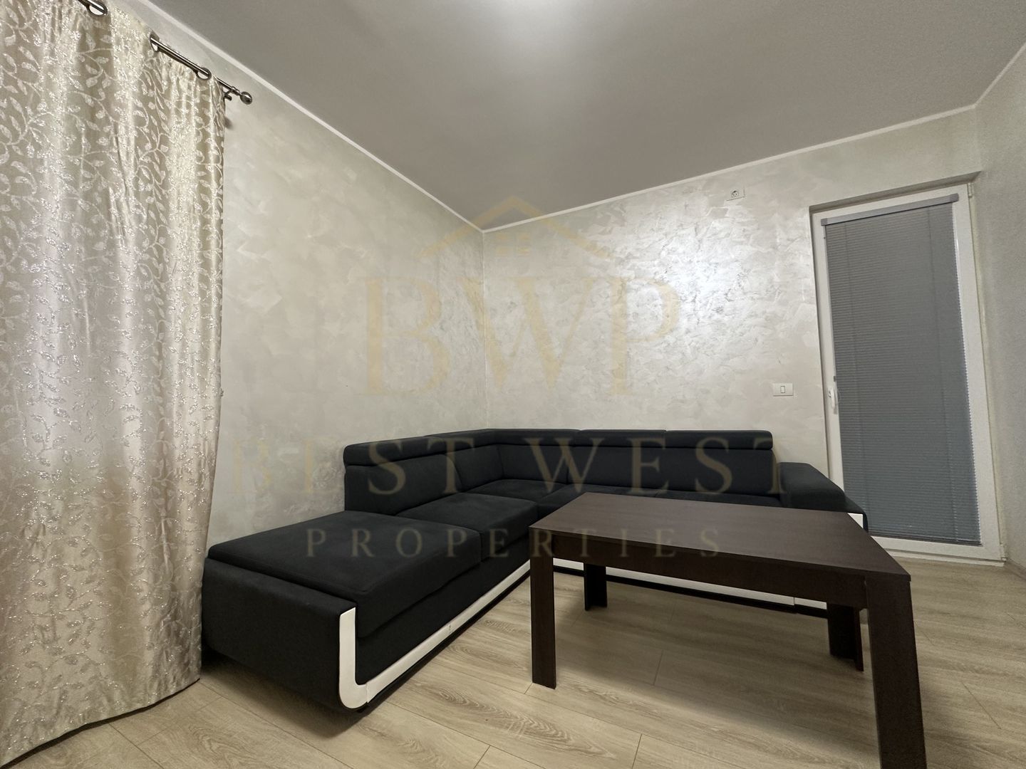 Apartament cu 2 camere, decomandat, curte, Giroc - Poză 2