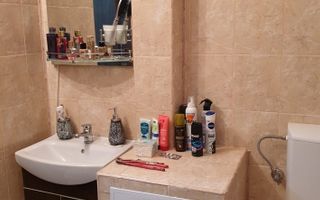 Apartament cu 3 camere de vanzare in Floresti, zona Profi - Poză 6