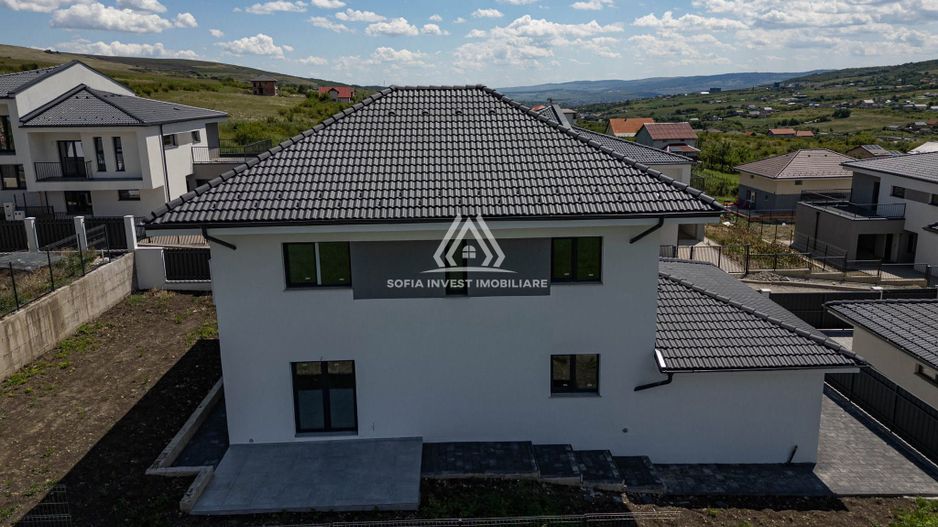 🏡 Casă individuala Semifinisată în Chinteni Liniște Spațiu Priveliste - Poză 3