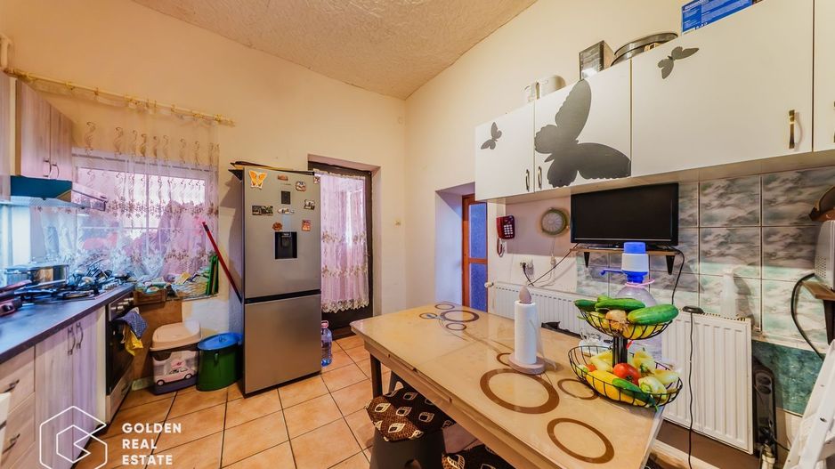 Casa foarte spatioasa cu gradina si gospodarie, Santana - Poză 9