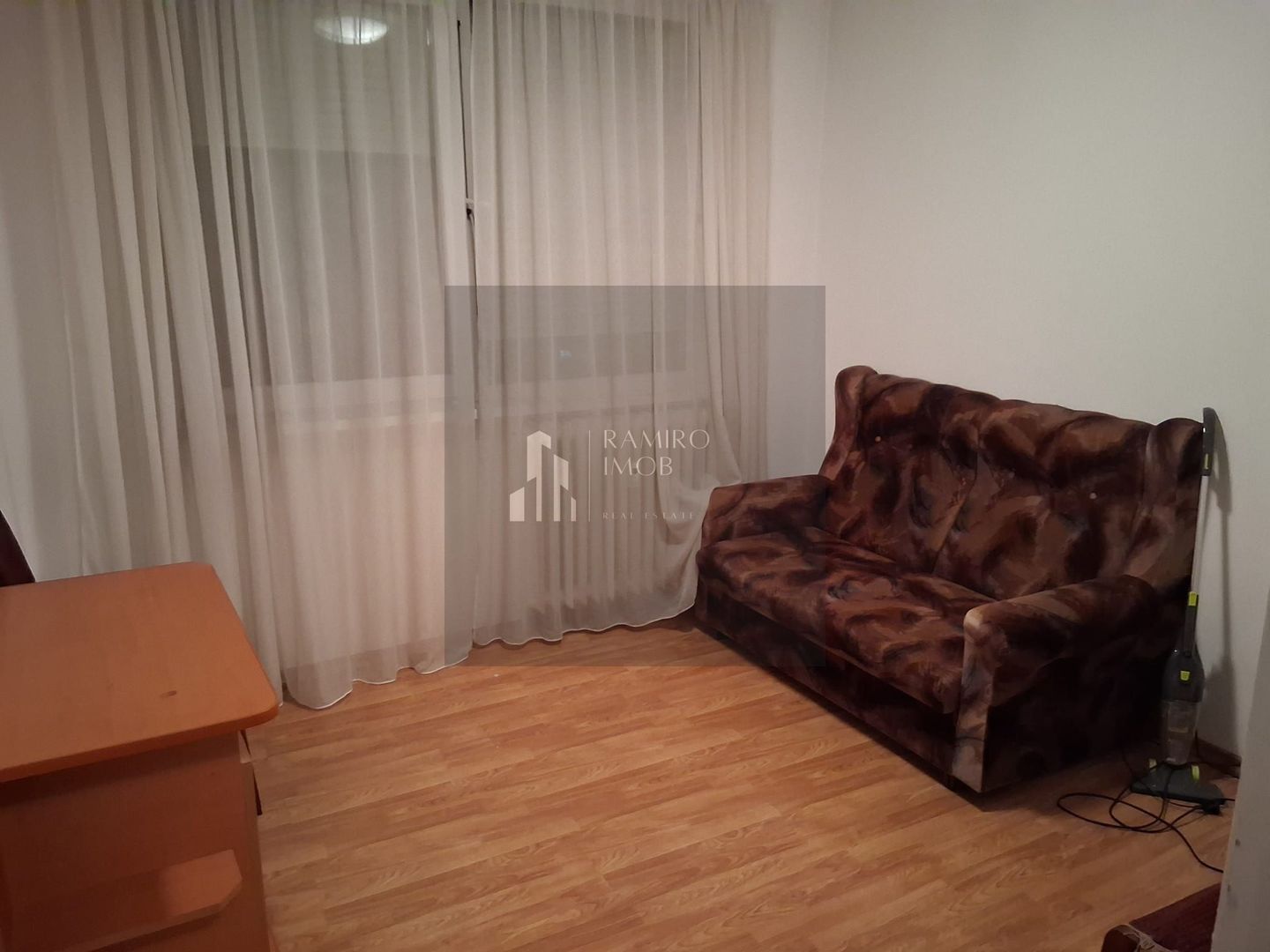 Apartament 3 camere Spatios - Poză 2