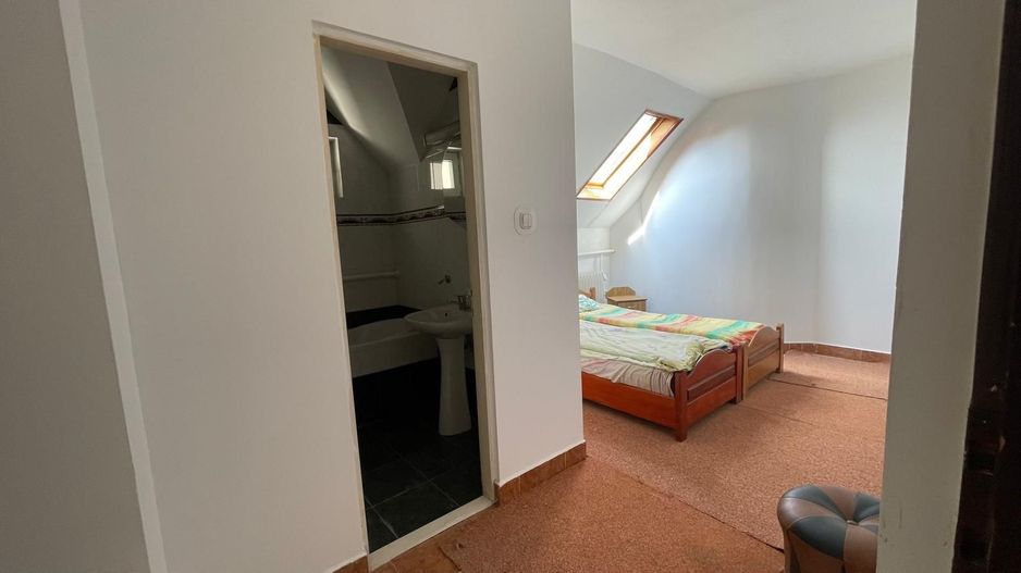 HOTEL DE INCHIRIAT CU 14 CAMERE SI PARCARE BORS E60 - Poză 13