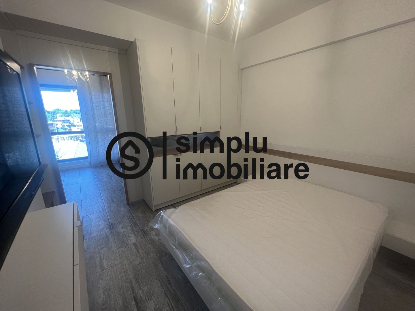Garsoniera transformata in 2 Camere LUX Zona Stadionului Ion Oblemenco - Poză 1