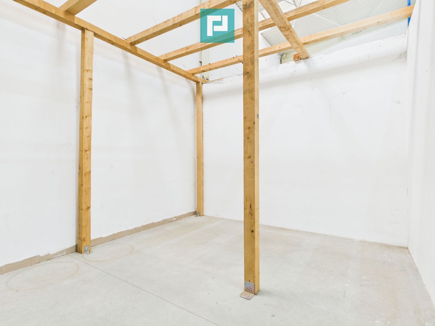 Hală cu suprafața de 296mp Arad - Poză 8