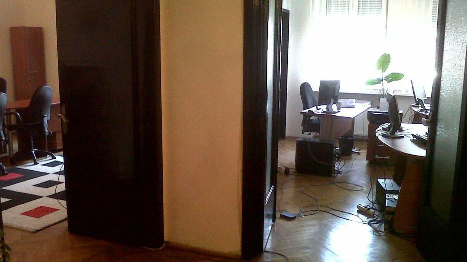 OCAZIE 4 camere Piata Romana 134 mp etaj 2/7 vedere Magheru 169700 EUR - Poză 4