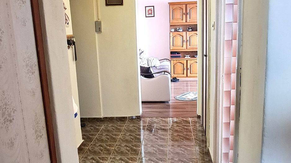 Apartament 2 camere decomandat cu priveliste zona Spitalul Judetean - Poză 9