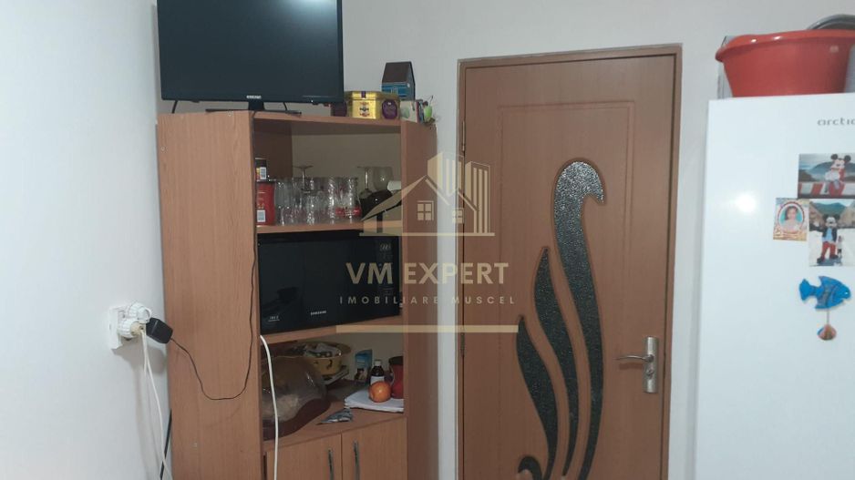 APARTAMENT 2 CAMERE,CF. 1, SEMIDECOMANDAT, ET. 4, CAMPULUNG-ROTUNDA - Poză 4