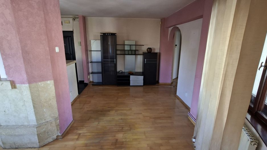 Apartament cu 3 camere - zona semicentrala - Poză 21