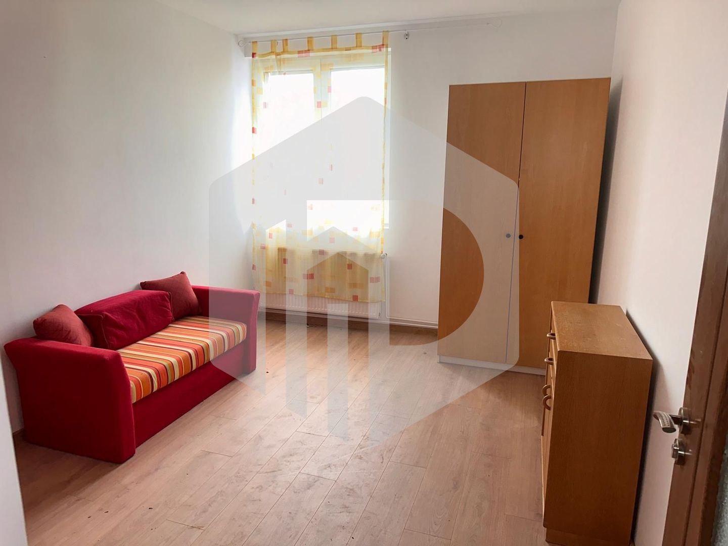 Apartament de inchiriat - Turnisor - 3 Camere - 75mpu - Etaj 3 - Poză 1