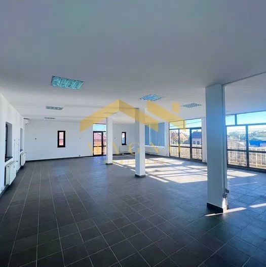 Spatiu comercial/birouri/cabinet - Poză 1