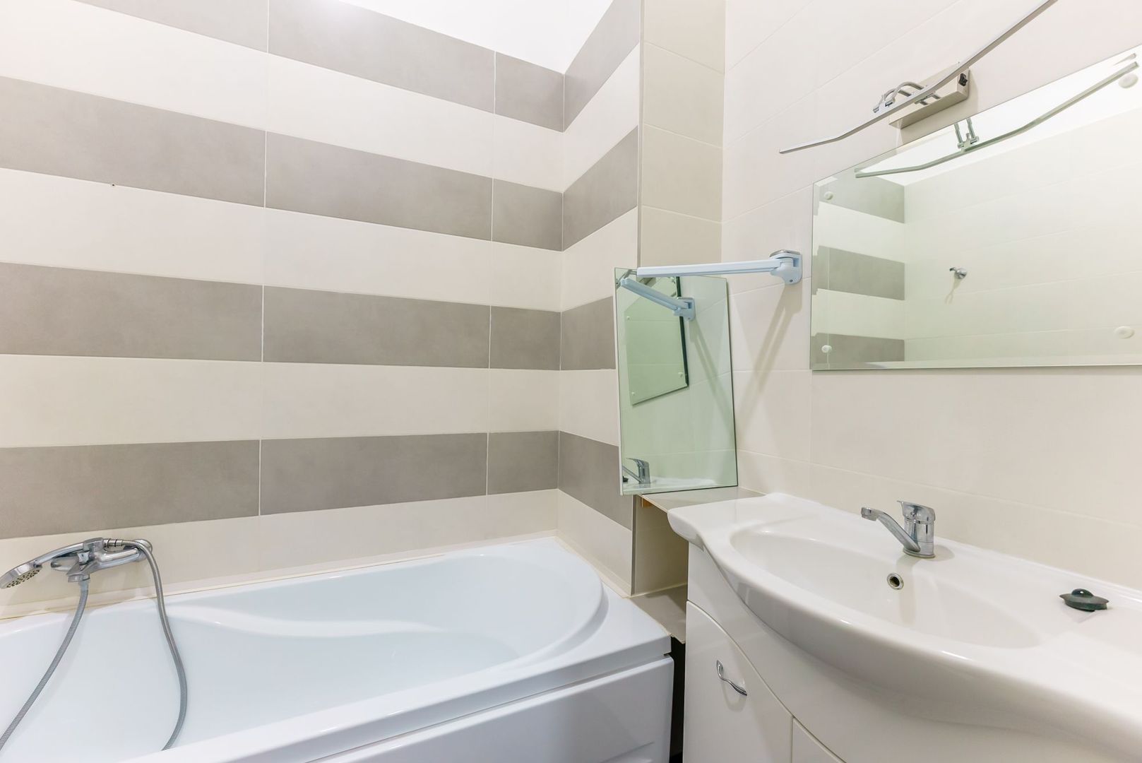 Apartament ultracentral cu 3 camere Arad - Poză 9