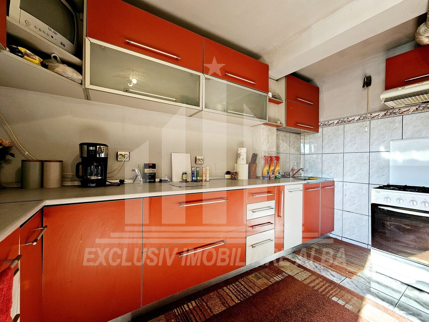 Apartament cu 3 camere decomandate, Cetate - Poză 2