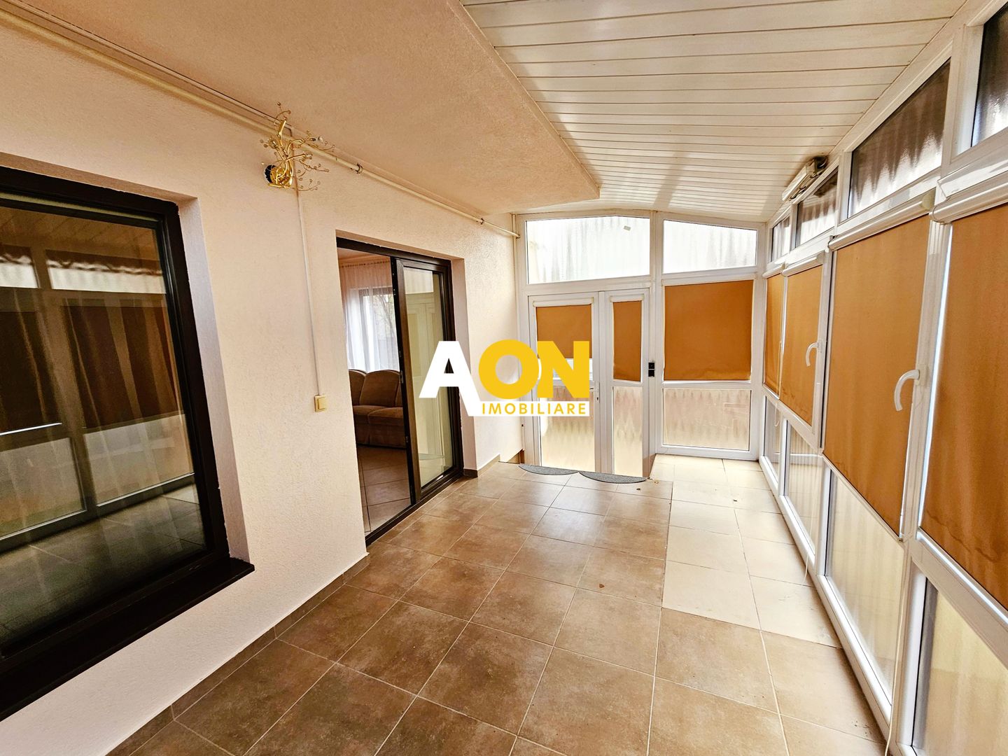 1/2 Duplex, S+P+M, 4 camere, garaj, Cetate - Poză 3