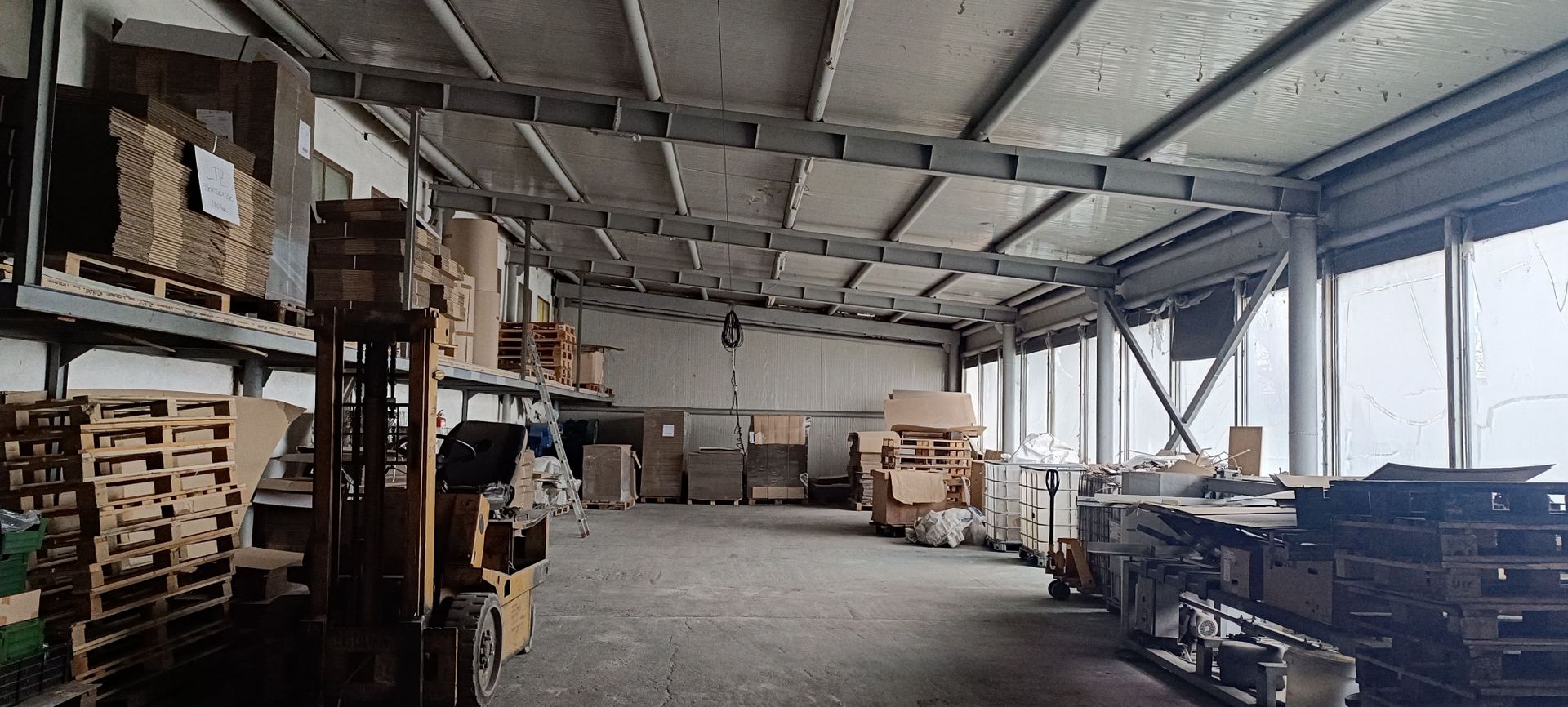 Hala si teren  in Stupini Basov - Poză 1