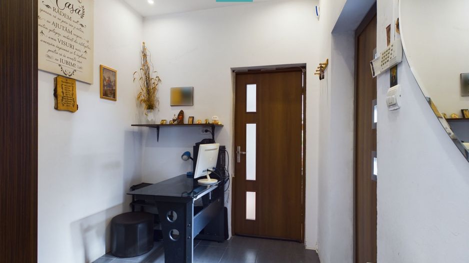 Apartament la casă - 3 camere, Pârneava - Poză 4