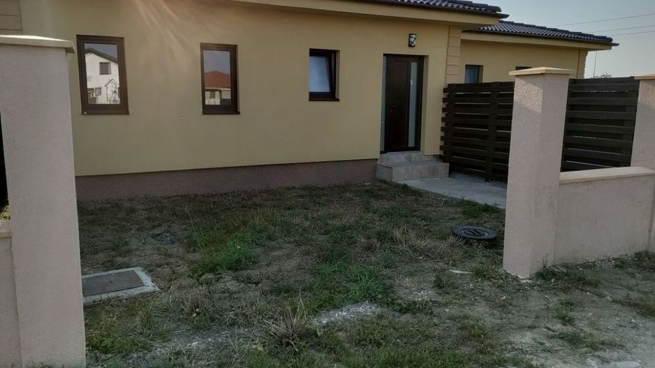 Vand sau schimb cu apartament,Casa tip P in Martinesti - Poză 2